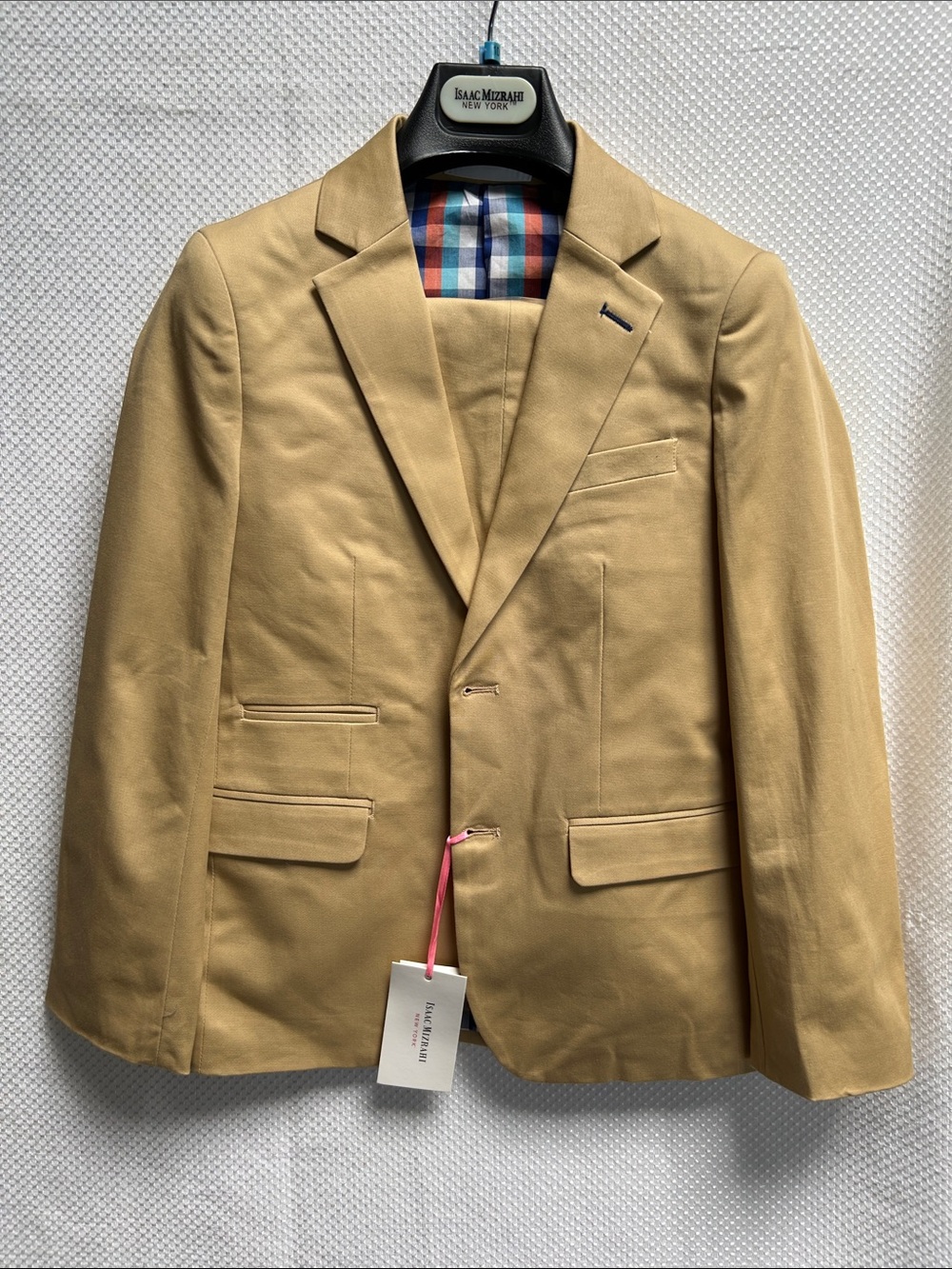 Isaac Mizrahi  2 button Khaki boy’s Cotton Suit in Size 10. NWT!